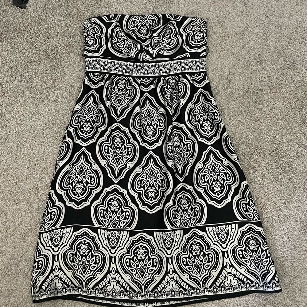 White House Black Market Strapless Black and White Dress